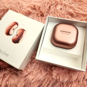 Rose gold Samsung live buds (in box lightly used)